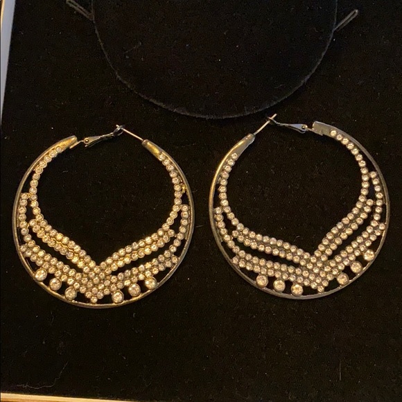 Jewelry - 🚨SALE 🚨 5 items for only $25!!